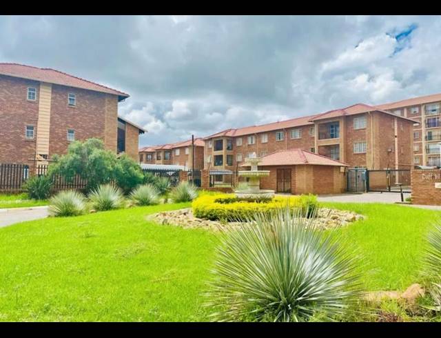 2 BEDROOM COMPLEX FOR SALE IN KARENPARK